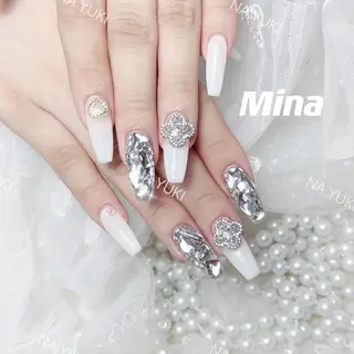 ネイル 🦋 Queenieのネイルデザイン