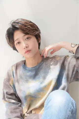 ショート ベージュカラー🧸 伊藤なつみのヘアスタイル