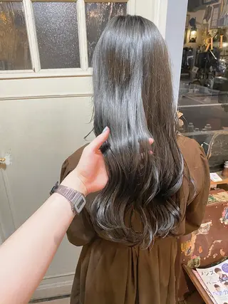 セミロング カラー AYANO ／レイヤー／オリーブのヘアスタイル