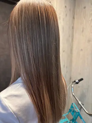 セミロング 西岡 乙花のヘアスタイル