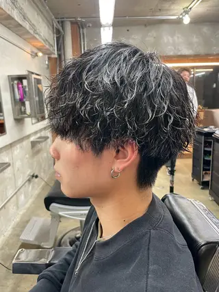 ショート カラー パーマ ヘアアレンジ メンズ 亀井隆汰/メンズ専門 パーマ/フェード可のヘアスタイル