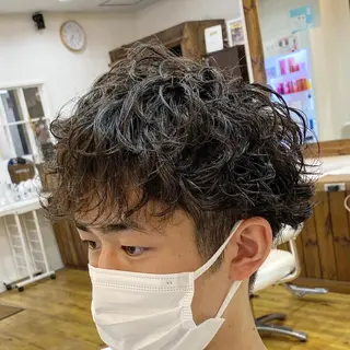 ショート パーマ メンズ 原田 涼矢のヘアスタイル