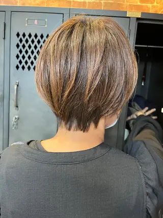 ショート カラー パーマ ヘアアレンジ メンズ キッズ ネイル マツエク・マツパ アイブロウ 久木原 ゆりのヘアスタイル