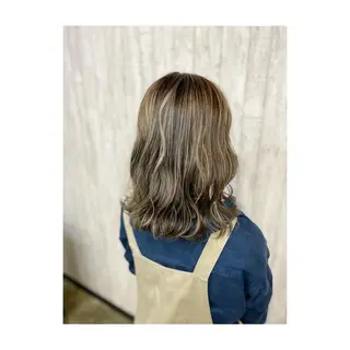 セミロング カラー 勝河 怜楊のヘアスタイル
