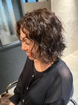 ミディアム パーマ 小島 智子のヘアスタイル