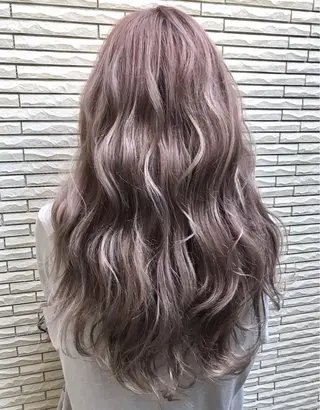 ロング カラー 佐伯 りょうのヘアスタイル