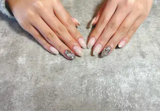 ネイル Adore nailのネイルデザイン
