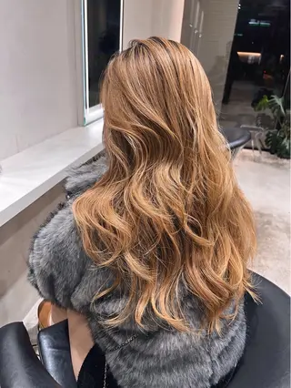 ロング DEAN ISLA 海外風ヘアサロンのヘアスタイル