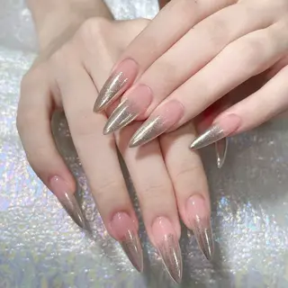 ネイル Queens 榊 まおのネイルデザイン