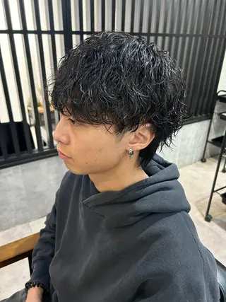 ミディアム パーマ メンズ 勝毛 広貴のヘアスタイル