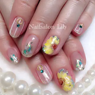 ネイル Lily*nail 🌻Mii🌻のネイルデザイン
