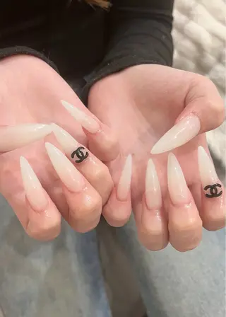 ネイル Nail salon Rhonaのネイルデザイン