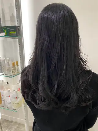 ロング 新津 七海のヘアスタイル