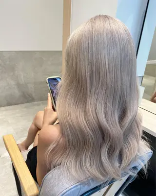 セミロング カラー ブリーチ 透明感HIDEのヘアスタイル