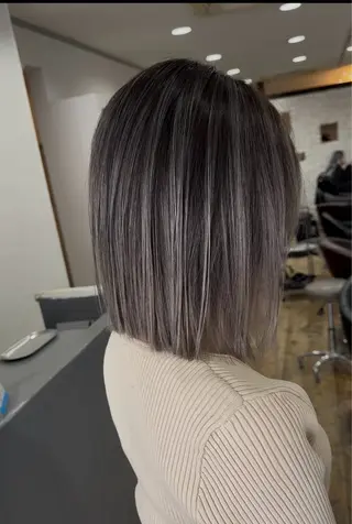 ショート バレイヤージュ 隅中秀弥のヘアスタイル