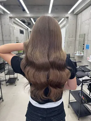 カラー Asami／名古屋／ ハイトーン／デザインのヘアスタイル