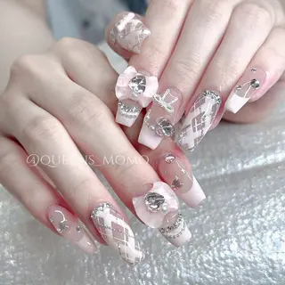 ネイル Queens テイのネイルデザイン