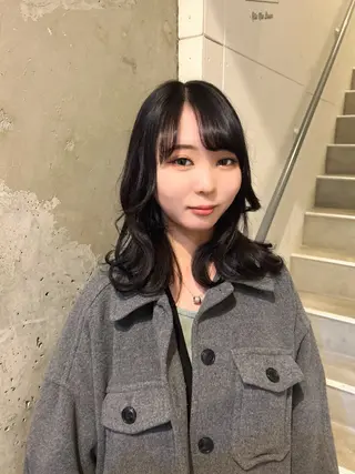 ミディアム ウルフカット レイヤーカット上柿のヘアスタイル