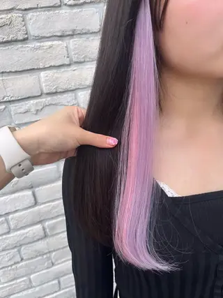 ロング ハイトーンカラー シールエクステのヘアスタイル