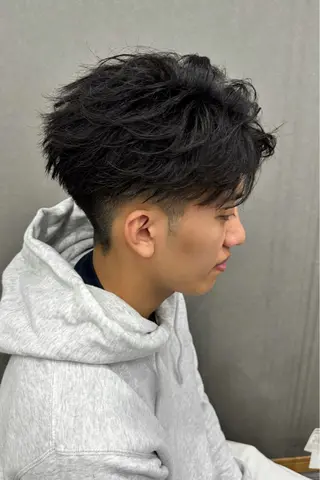 メンズ ✨ブリーチ無しWカラ ー・メンズ✨佐藤秀太のヘアスタイル