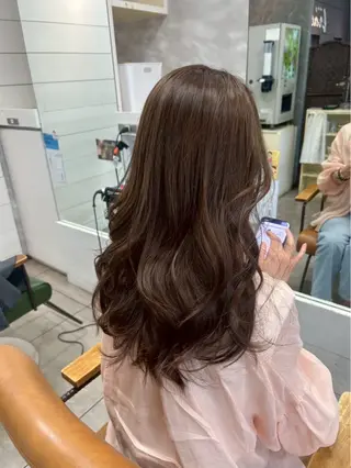 ロング カラー 西岡 英菜のヘアスタイル
