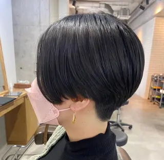 ショート 安岡美咲✂︎ 艶カラー/髪質改善のヘアスタイル