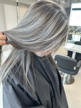 セミロング カラー 井上 一平のヘアスタイル
