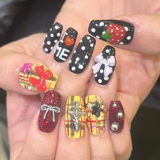 ネイル 🍓個性派ネイル🎶 /Komachi❤️のネイルデザイン