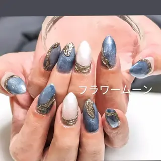 ネイル フラワー ムーンのネイルデザイン