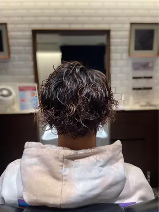 ミディアム パーマ メンズ 岡崎 隆晟のヘアスタイル