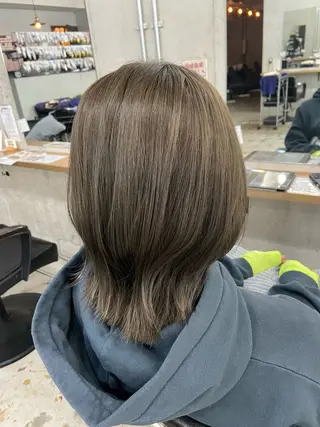 セミロング カラー 安住 日花のヘアスタイル