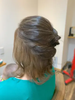 ミディアム カラー ヘアアレンジ 石川 奈緒子のヘアスタイル