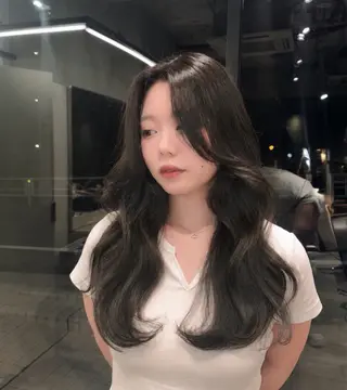 カラー 川口 琴音のヘアスタイル