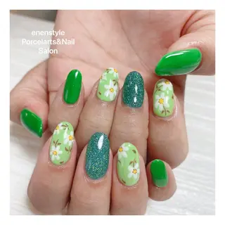 ミディアム ネイル 🐾enen style 🐾のネイルデザイン