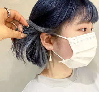 ショート カラー ハイトーン🤍 古江 実夢のヘアスタイル