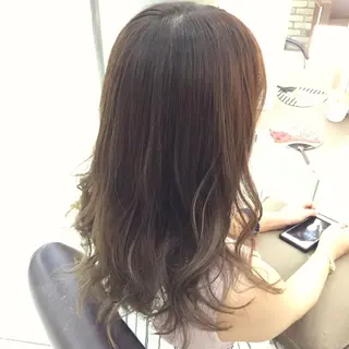 セミロング ロング カラー 大平 美沙のヘアスタイル