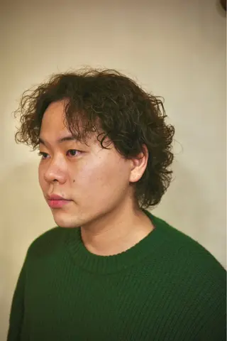 ショート パーマ メンズ 浅岡 昭汰のヘアスタイル