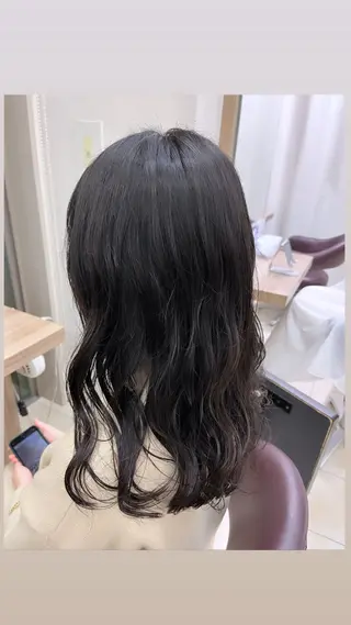 ロング 🐾 脱白髪染め 篠崎🐾のヘアスタイル