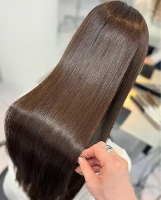 ロング 髪質改善/縮毛矯正/ ブリーチなしカラーのヘアスタイル