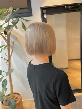 ショート カラー ハイトーンカラ ー/小川のヘアスタイル