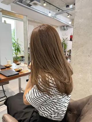 ロング カラー カイリ /レイヤーカットのヘアスタイル