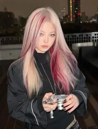ロング カラー ブリーチカラー 🩵MIZUKIのヘアスタイル