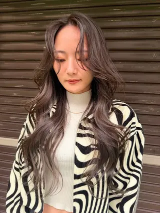 セミロング カラー AiM 大名　似合わせカットのヘアスタイル