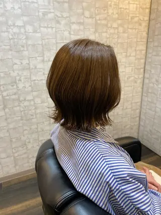 ミディアム カラー 矢部 萌深のヘアスタイル