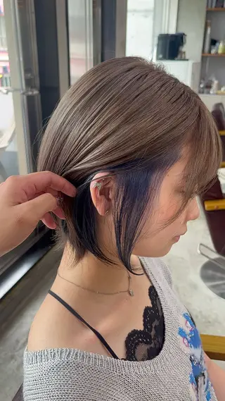 カラー 秋山 美奈のヘアスタイル