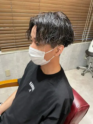 ショート パーマ メンズ 勝毛 広貴のヘアスタイル