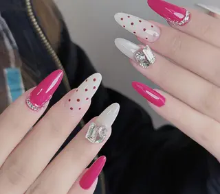 ネイル Pure&Rich Nailのネイルデザイン