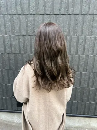 セミロング カラー 髪質改善ミルクティー SATSUKI🌼.のヘアスタイル