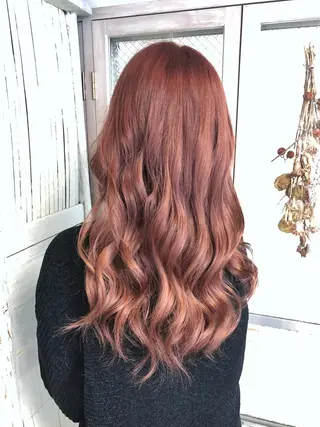ロング カラー パーマ ヘアアレンジ 推し活専用 【派手髪】飯野ゆかりのヘアスタイル