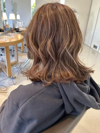 ミディアム カラー 本間 良のヘアスタイル